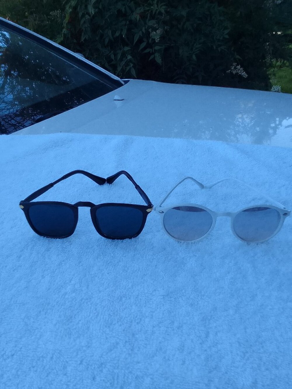 Bundle trendy/fashion sunglasses&luxury/vintage/unisex/2pcs-mini-pair brand new